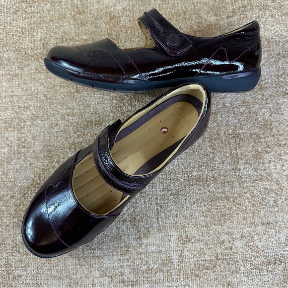 Clarks Artisan Unstructured Burgundy Patent Leather Mary Jane Flats Size 8.5 - Picture 1 of 13
